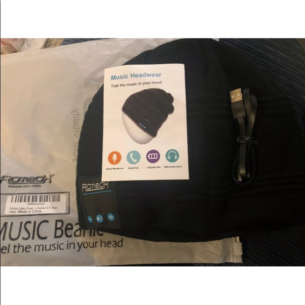 Rotibox Music Beanie  Stereo Speakers